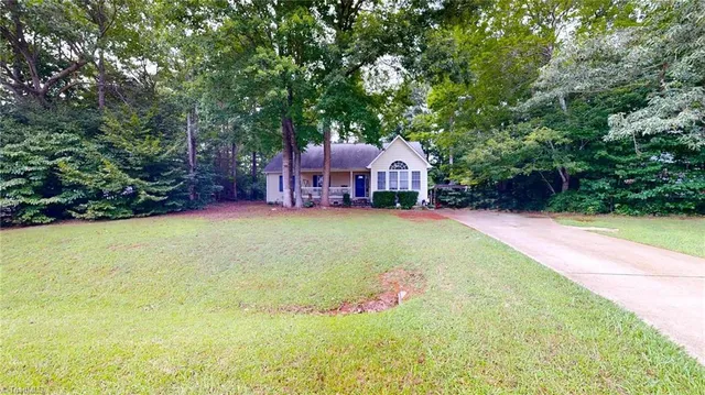 $270,000 | 2403 Regency Drive, Randleman, NC 27317