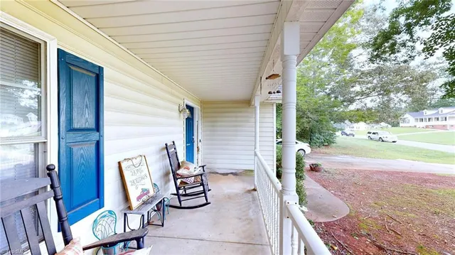 $270,000 | 2403 Regency Drive, Randleman, NC 27317