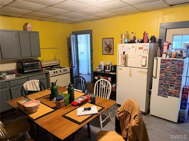 $44,500 | 202 College Street, Pleasant Hill, IL 62366