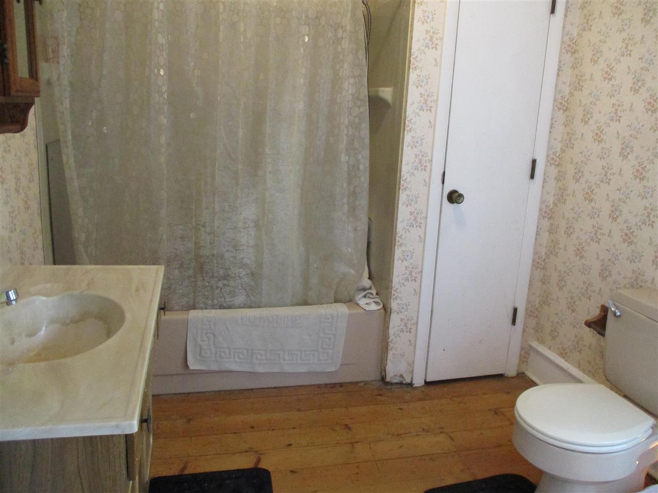8429 Newburg Road Durand, MI 48429 - Photo 15 of 37 50048604-14.JPG