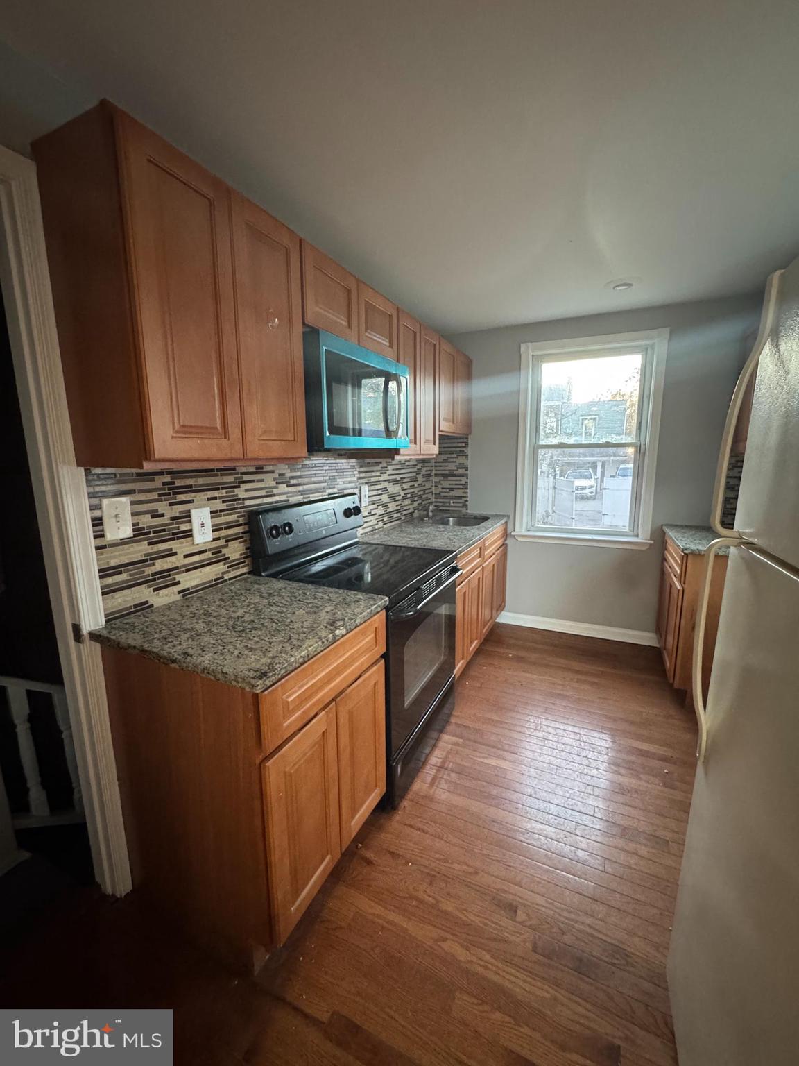 2820 Bookert Drive Baltimore, MD 21225 - Photo 4 of 12 Updated kitchen