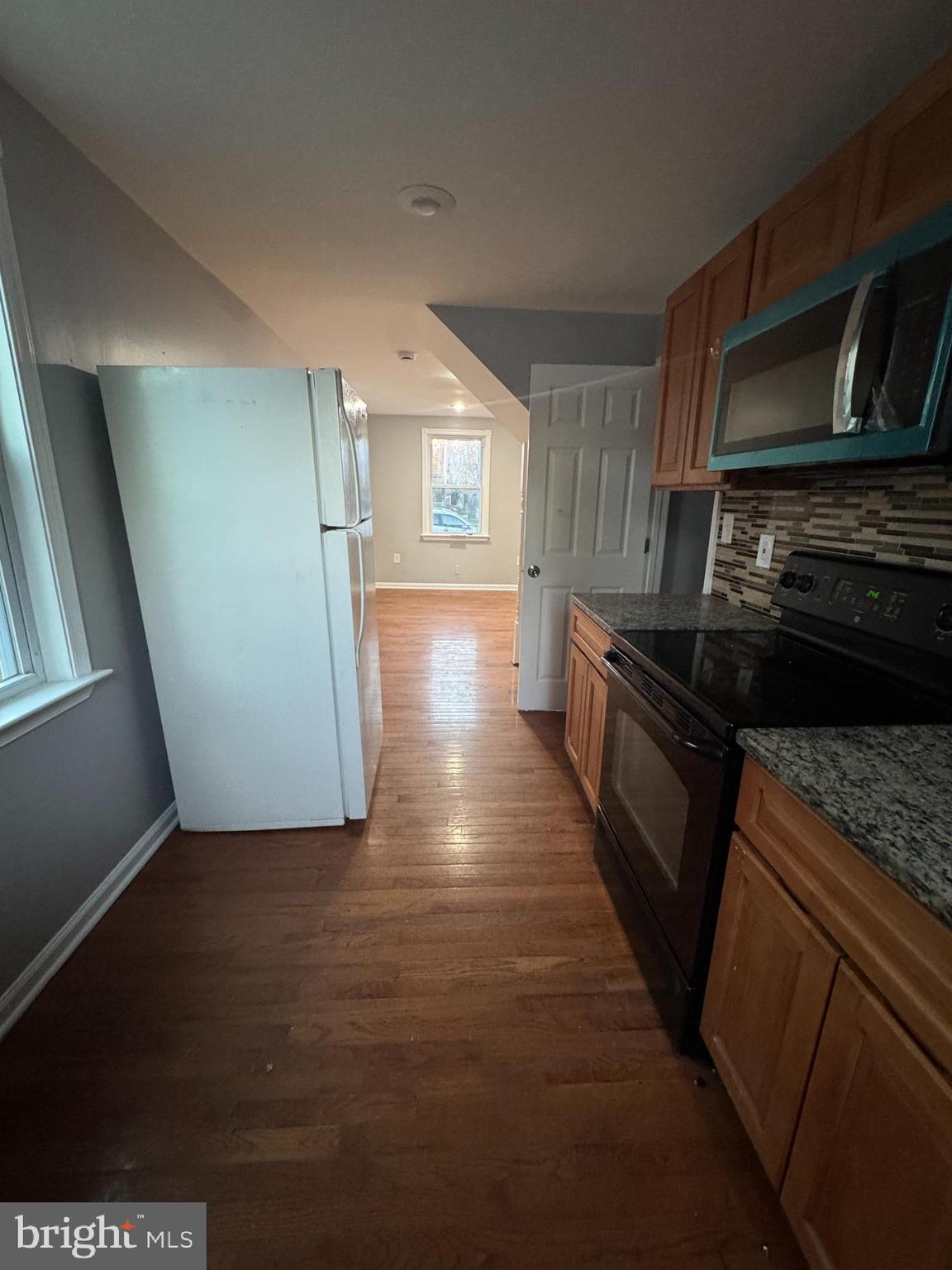 2820 Bookert Drive Baltimore, MD 21225 - Photo 6 of 12 Updated kitchen