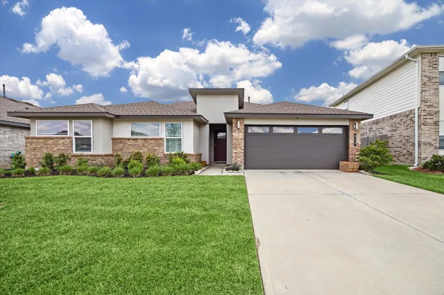 $2,700 | 919 Starcross Bnd Drive, Missouri City, TX 77459