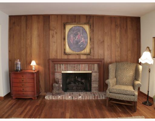 421 Sangree Road Pittsburgh, PA 15237 - Photo 3 of 18 Living Room.