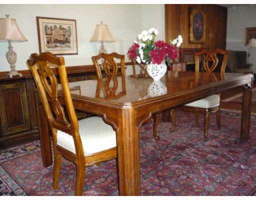 421 Sangree Road Pittsburgh, PA 15237 - Photo 5 of 18 Dining Room.
