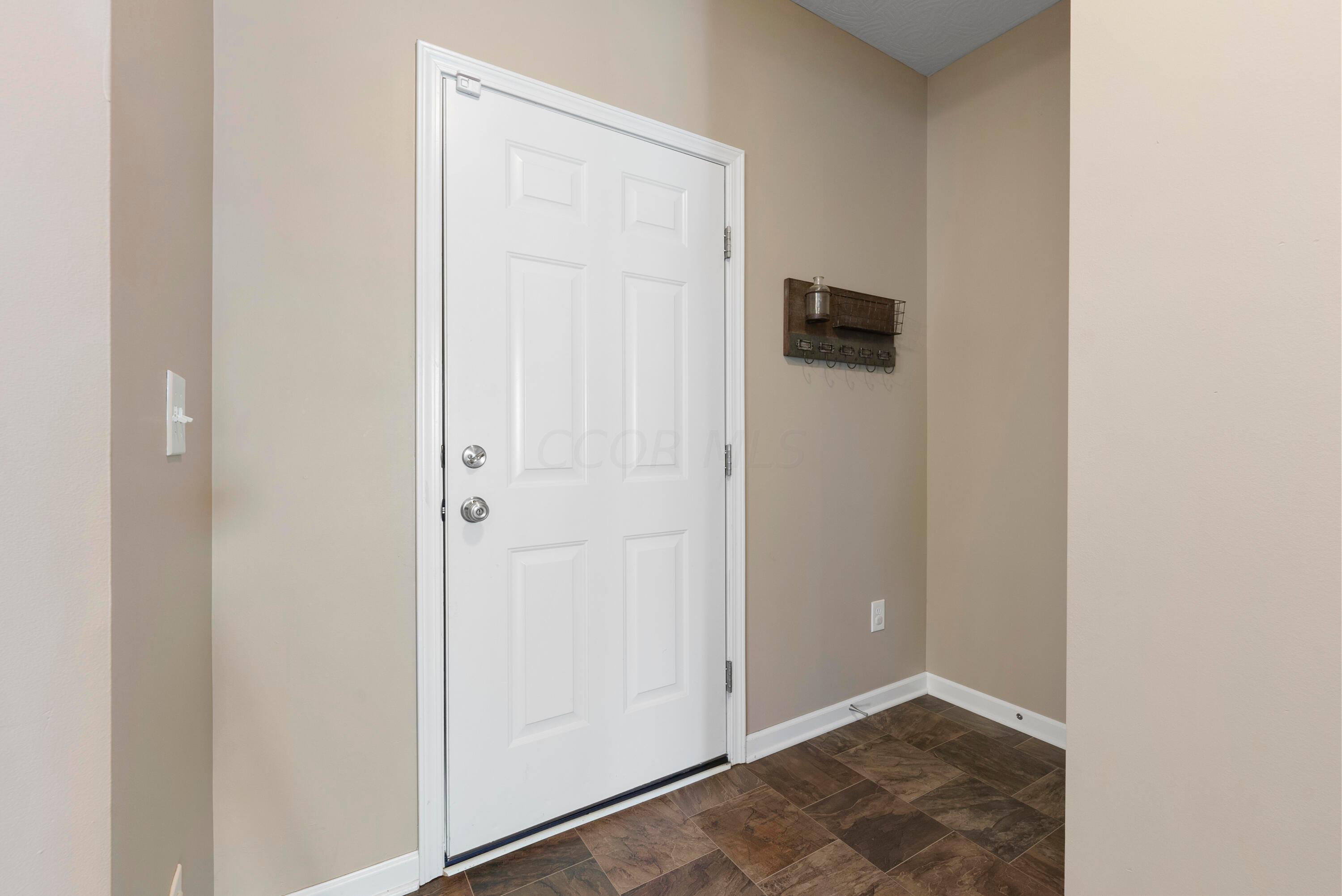 191 Rosewood Loop Southwest Commercial Point, OH 43116 - Photo 7 of 52 DSC04312