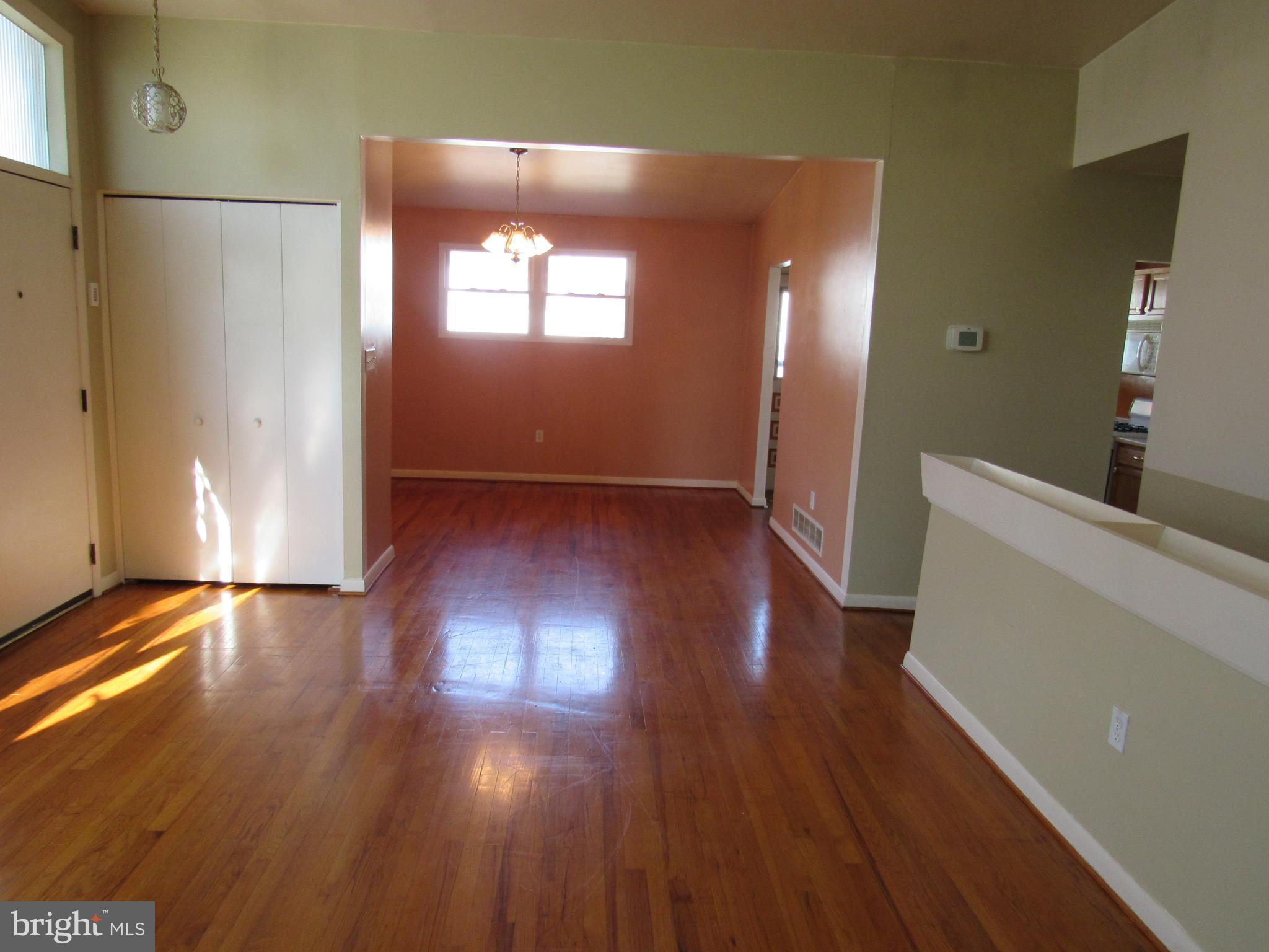 8116 Scotts Level Road Baltimore, MD 21208 - Photo 8 of 37 Living Room