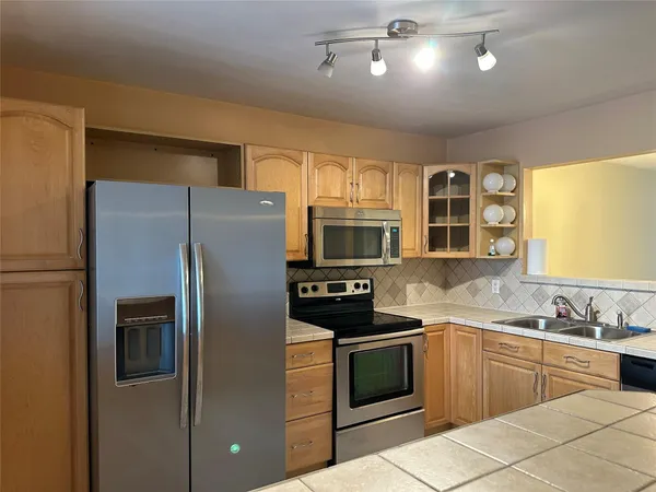 $2,450 | 310 Racquet Club Road, Unit 103, Weston, FL 33326