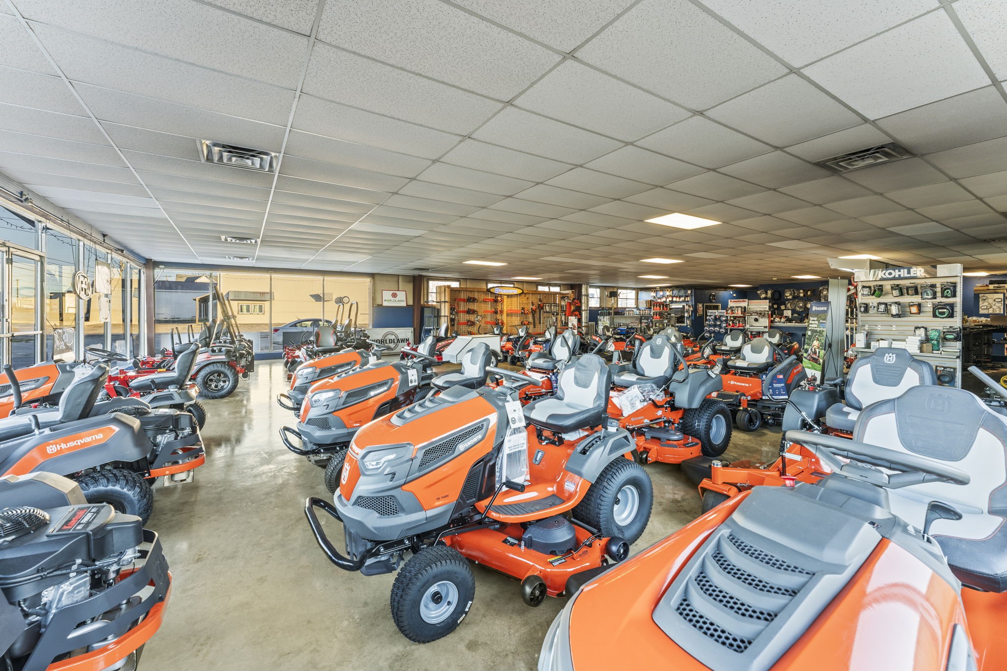 918 South College Street Winchester, TN 37398 - Photo 15 of 44 a view of a room with gym equipment