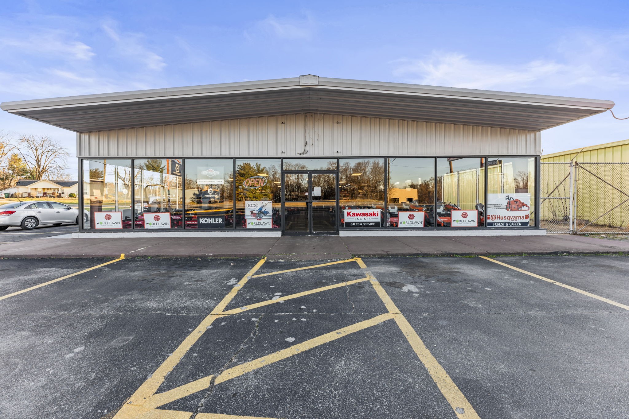 918 South College Street Winchester, TN 37398 - Photo 2 of 44