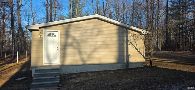 $189,900 | 2666 East 550 South, Washington, IN 47501