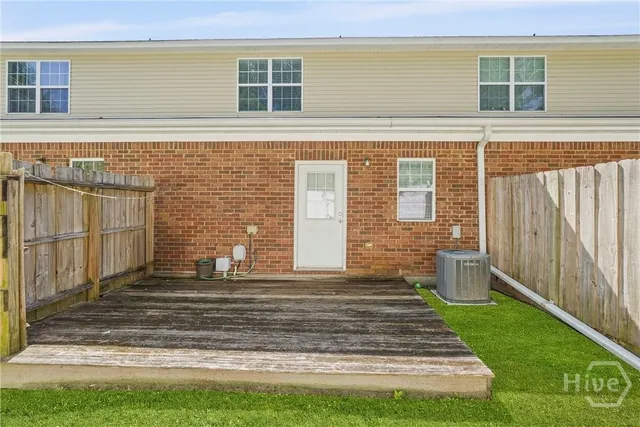 $1,975 | 400 Tibet Avenue, Unit 39, Savannah, GA 31406