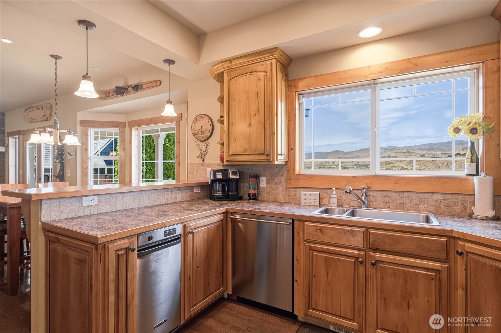 915 South Lakeshore Road Chelan, WA 98816 - Photo 12 of 40
