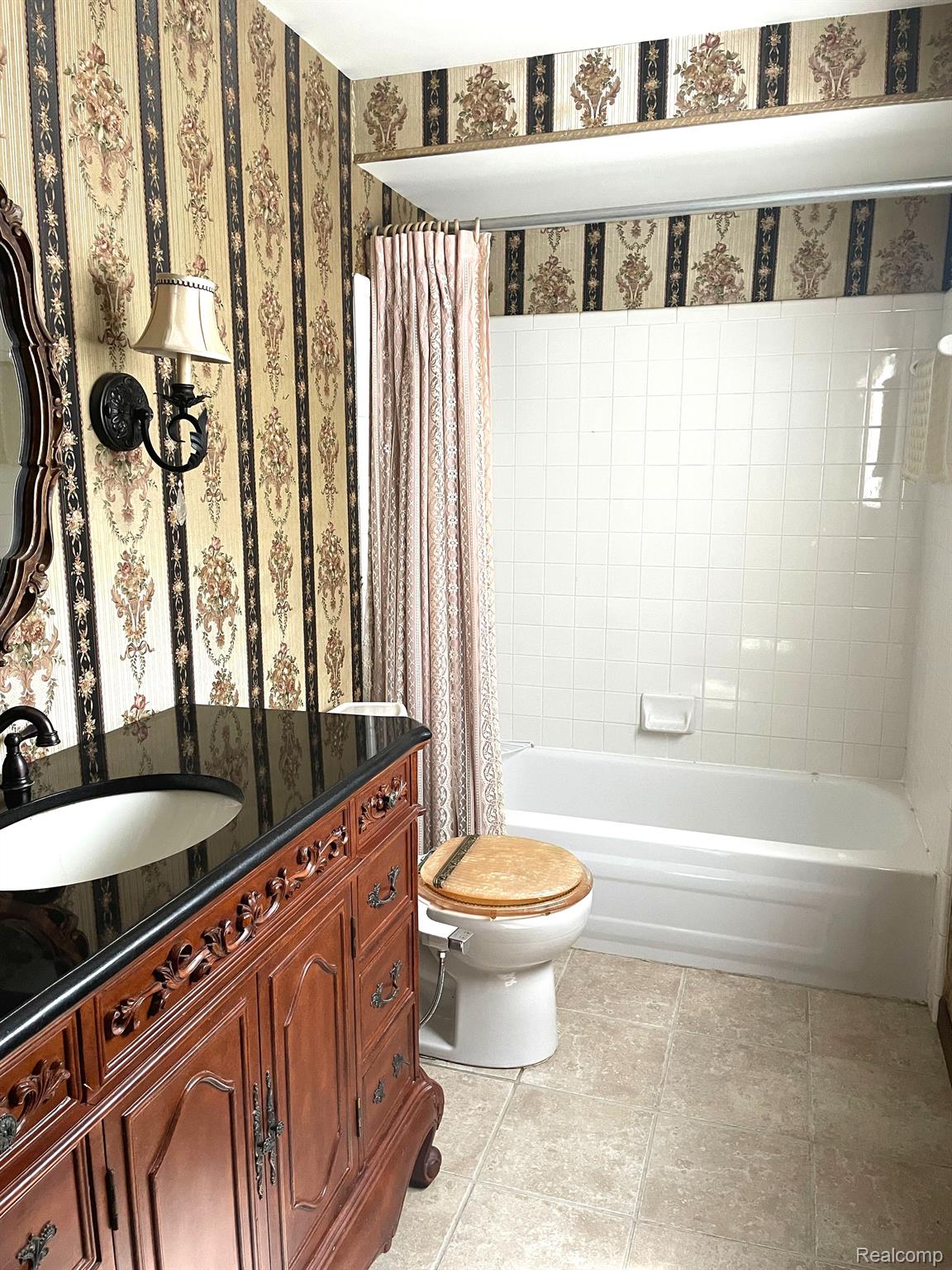 7253 Edwards Road Belleville, MI 48111 - Photo 13 of 21 Full bath on 2nd floor
