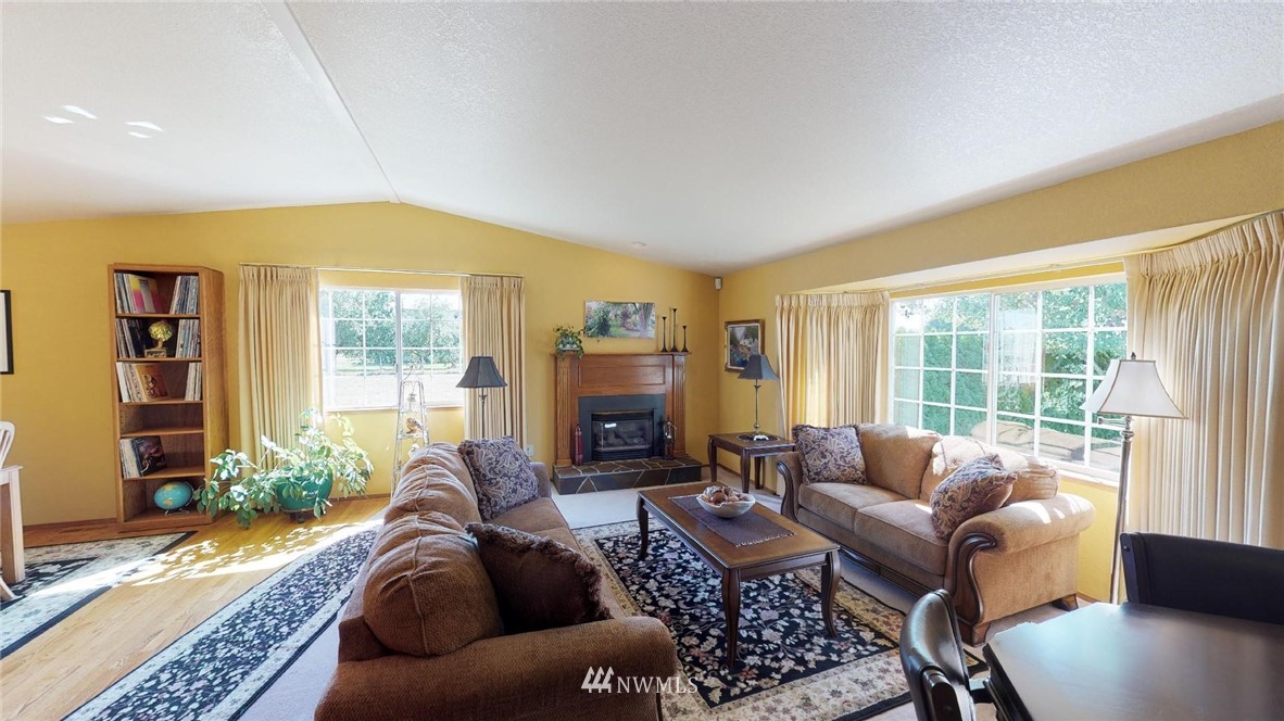 13425 Avon Allen Road Mount Vernon, WA 98273 - Photo 2 of 21