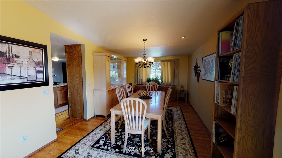 13425 Avon Allen Road Mount Vernon, WA 98273 - Photo 3 of 21