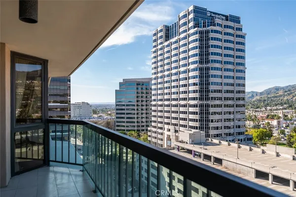 a view of street with view of building