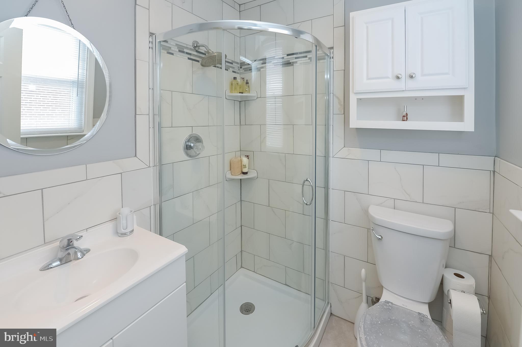 7328 Hill Road Philadelphia, PA 19128 - Photo 14 of 36 Main Bathroom