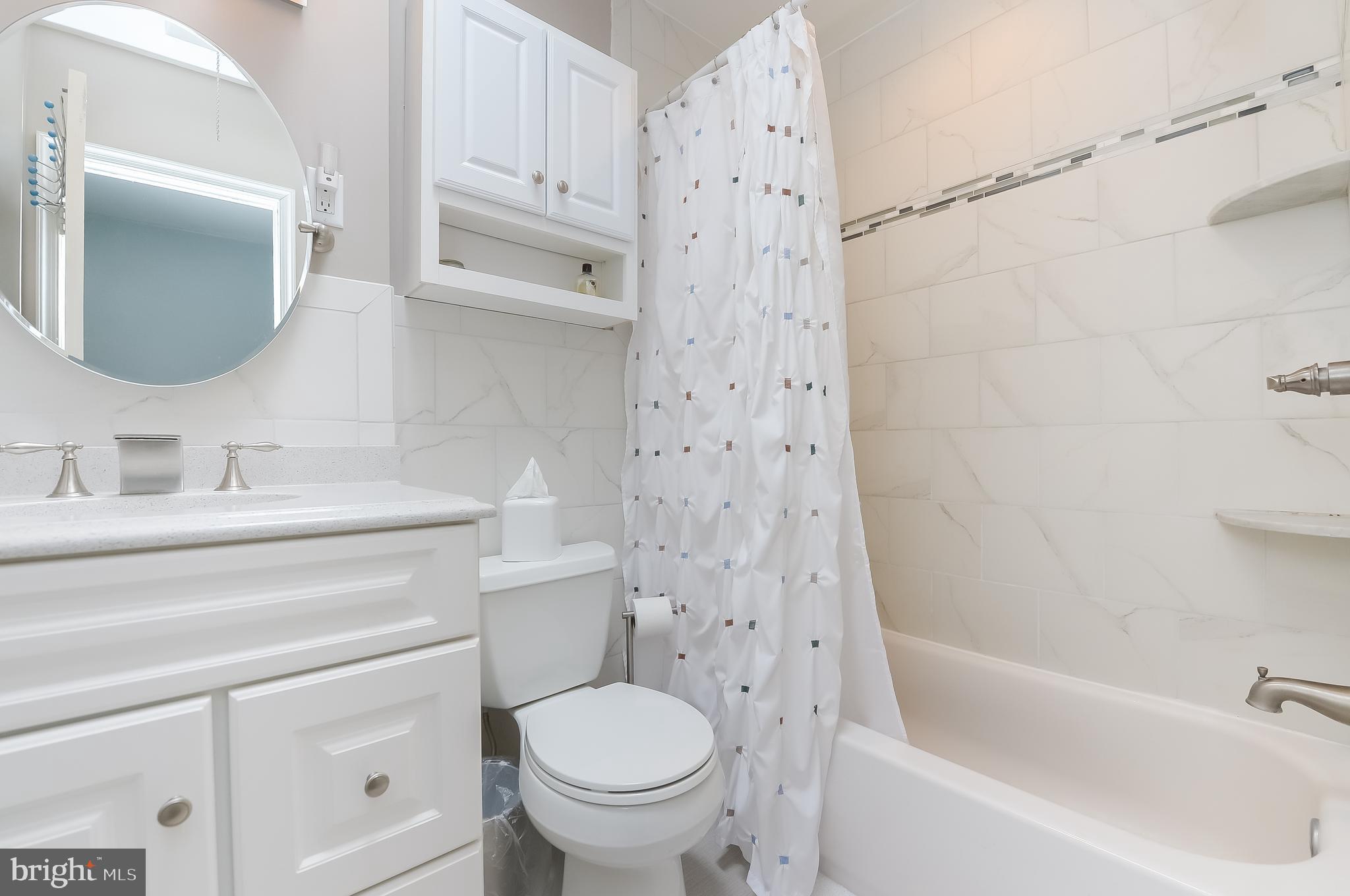 7328 Hill Road Philadelphia, PA 19128 - Photo 19 of 36 Hall Bath