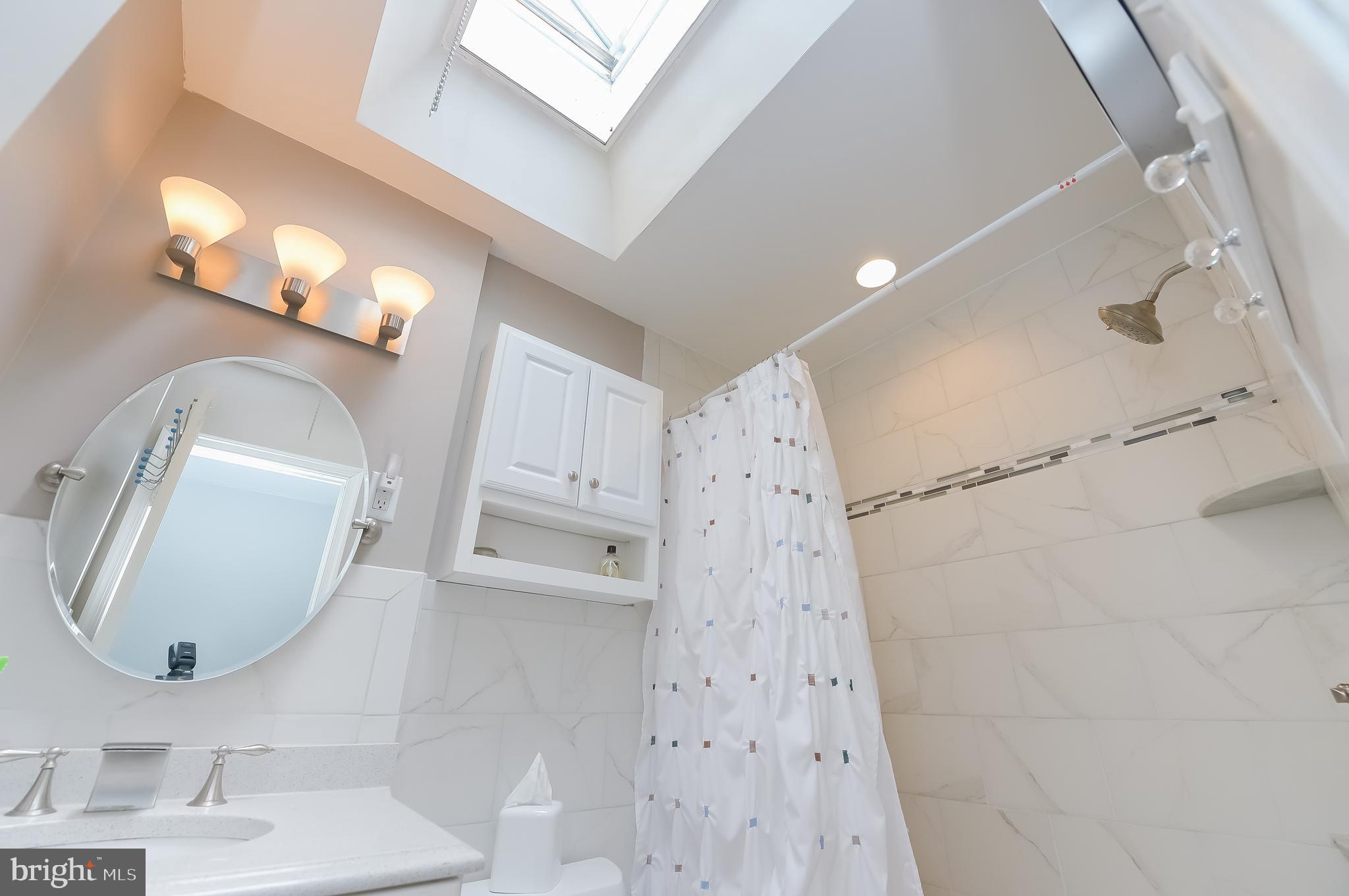 7328 Hill Road Philadelphia, PA 19128 - Photo 20 of 36 Hall Bath