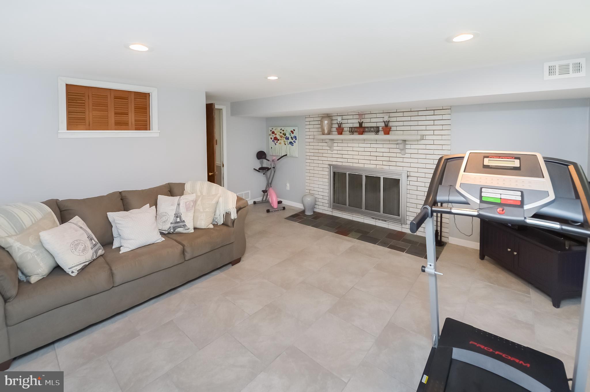 7328 Hill Road Philadelphia, PA 19128 - Photo 23 of 36 Finished Basement