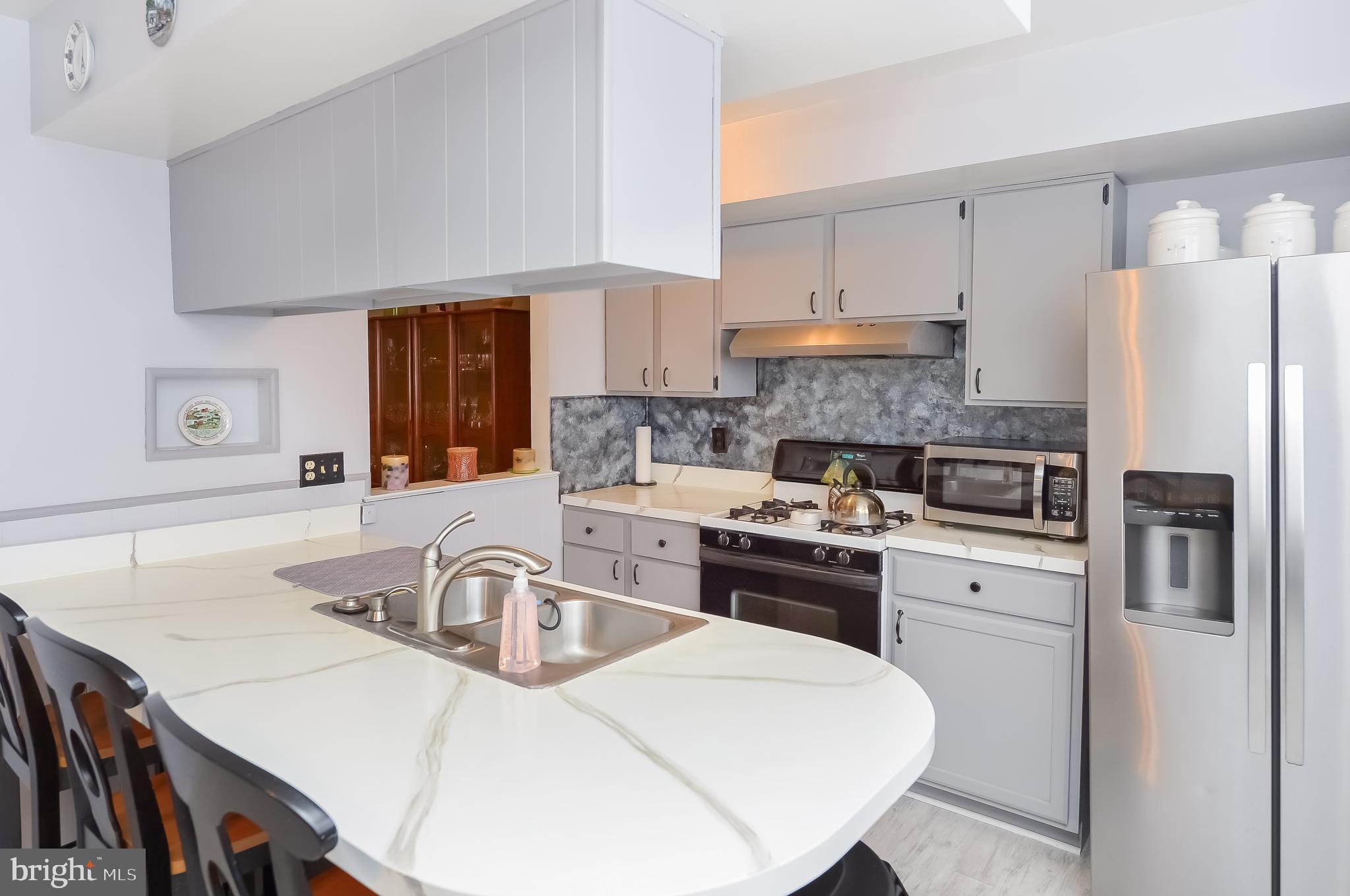 7328 Hill Road Philadelphia, PA 19128 - Photo 9 of 36 Kitchen