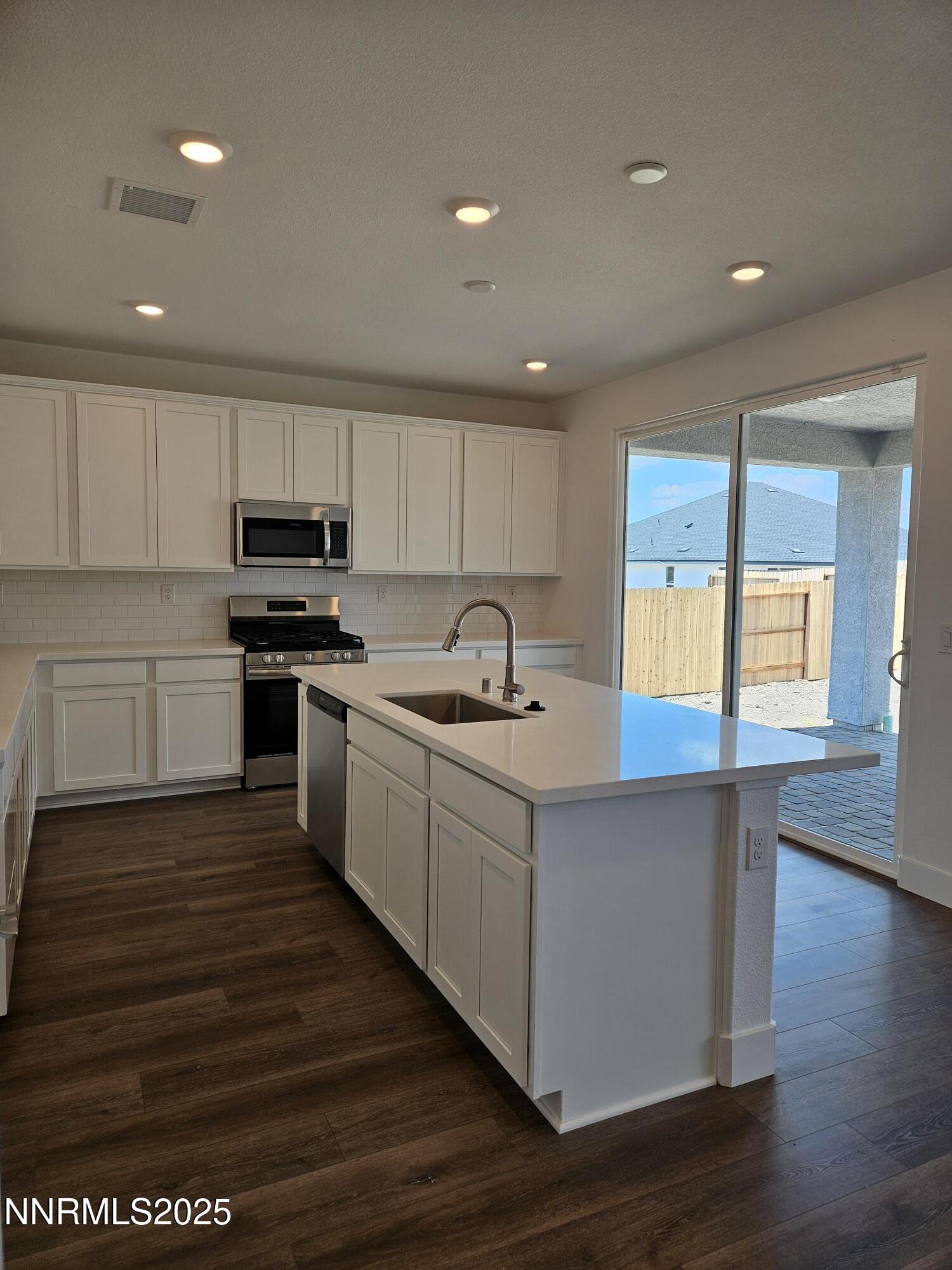 1224 Heybourne Road Gardnerville, NV 89410 - Photo 5 of 23 Kitchen Island