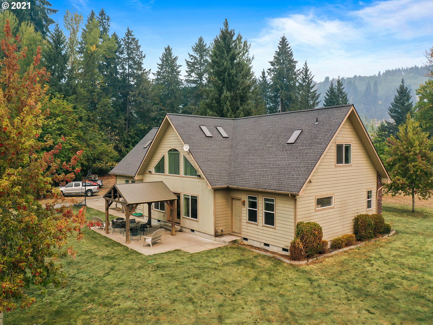 38275 Jasper Lowell Road Fall Creek, OR 97438 - Photo 3 of 32
