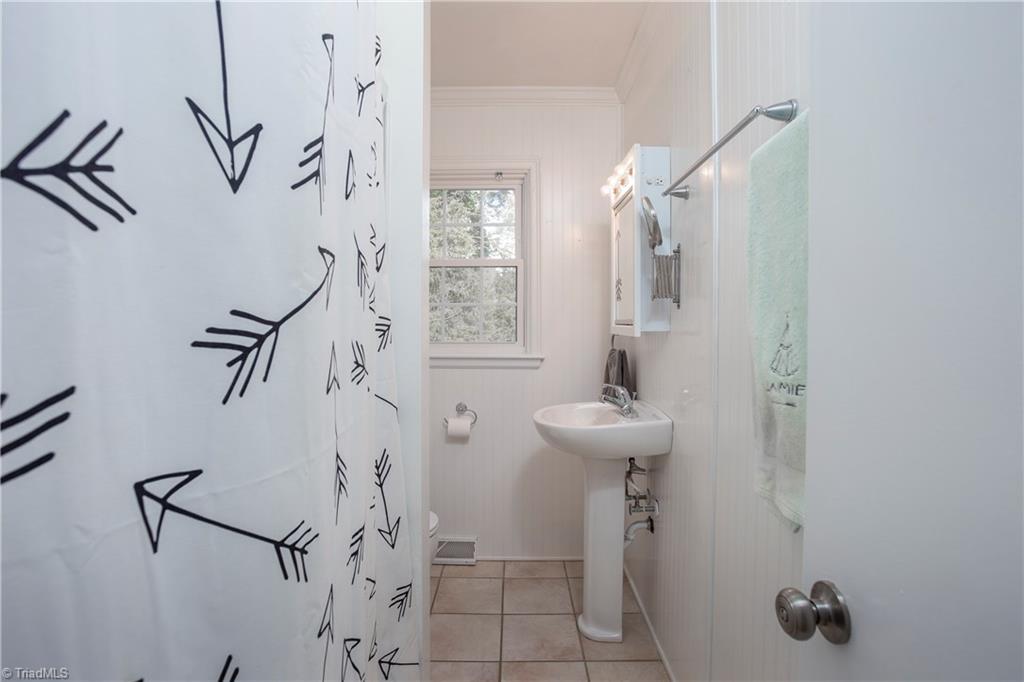 3511 Rolling Road High Point, NC 27265 - Photo 13 of 21