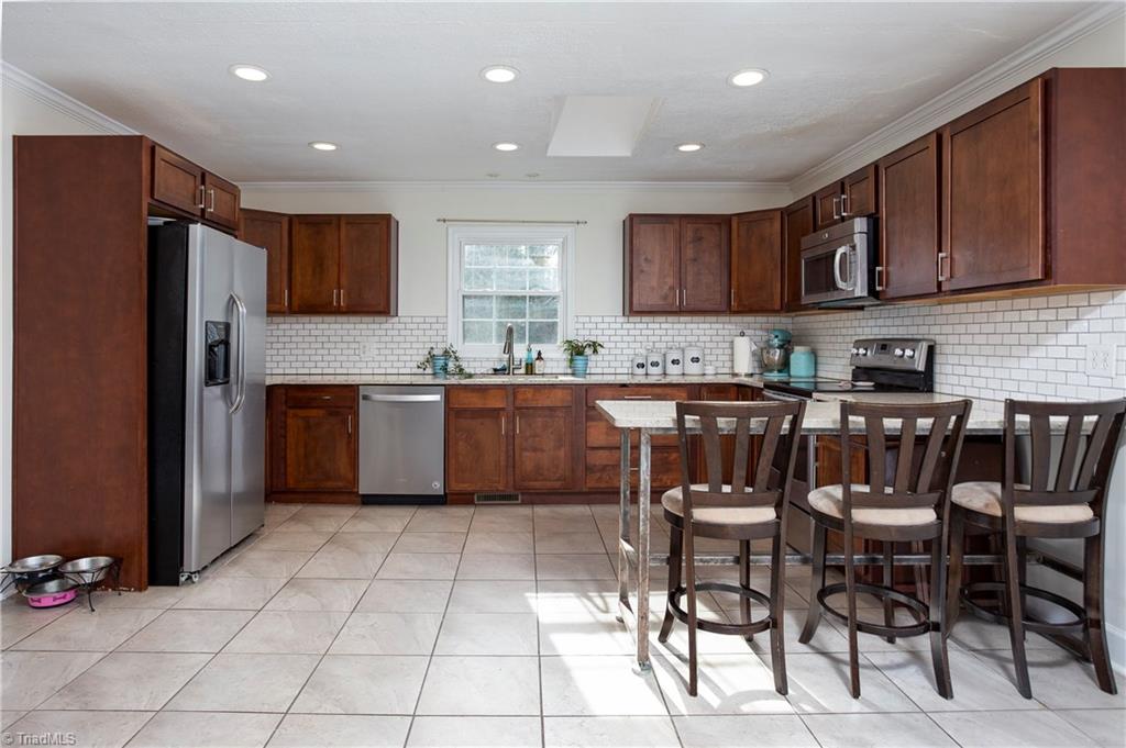 3511 Rolling Road High Point, NC 27265 - Photo 5 of 21