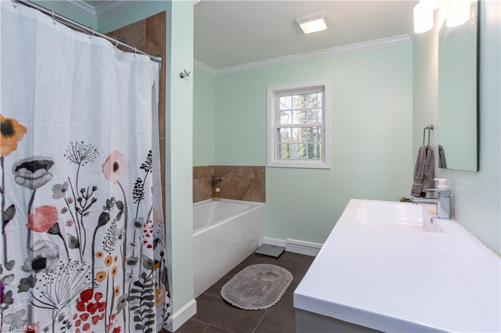 3511 Rolling Road High Point, NC 27265 - Photo 9 of 21