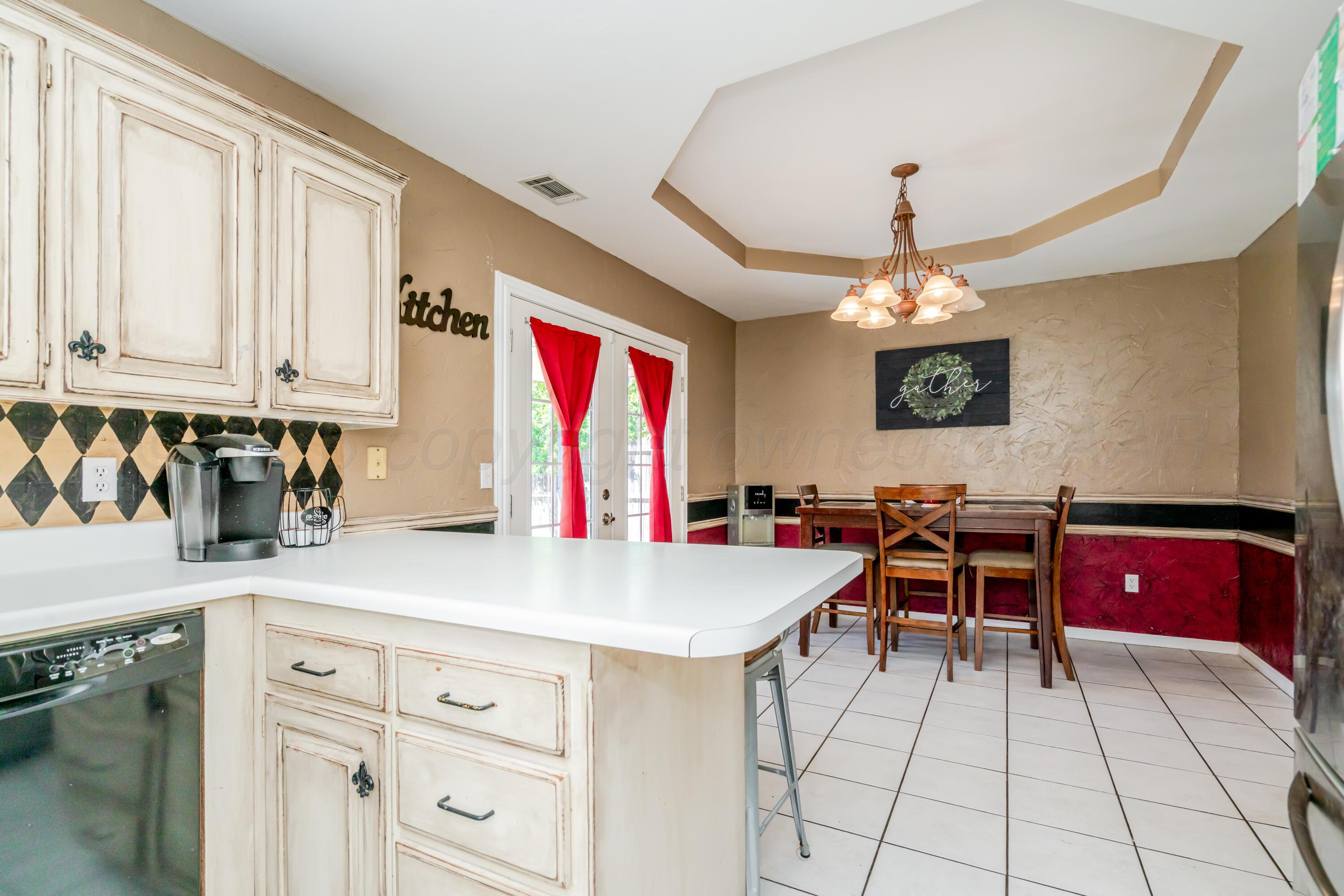 8010 Claret Street Amarillo, TX 79110 - Photo 15 of 36 Kitchen-Dining