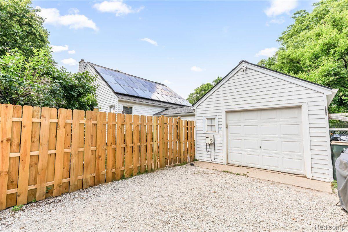 8450 North Canton Center Road Canton, MI 48187 - Photo 4 of 28
