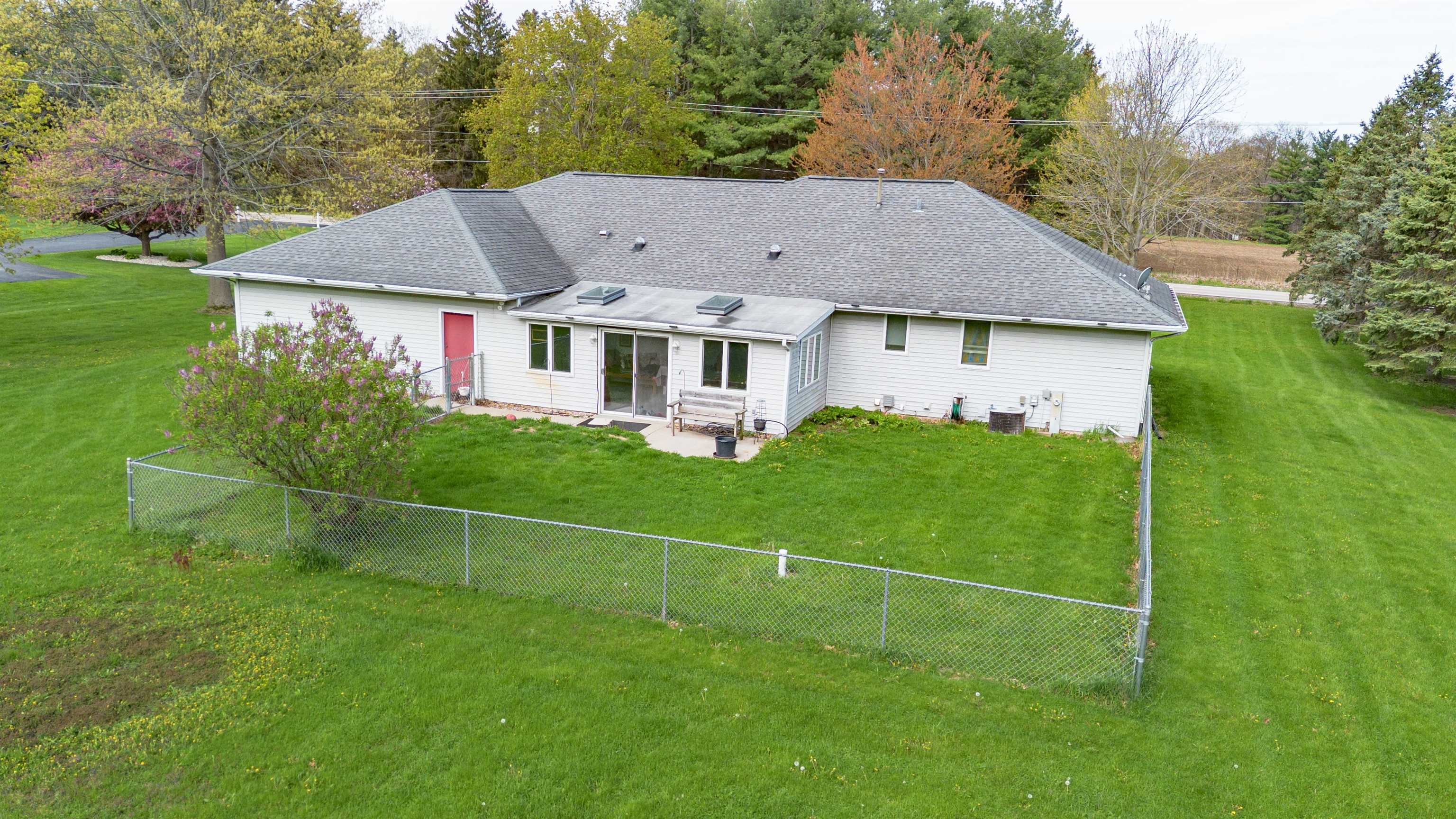 11681 Olson Road Belvidere, IL 61008 - Photo 4 of 42