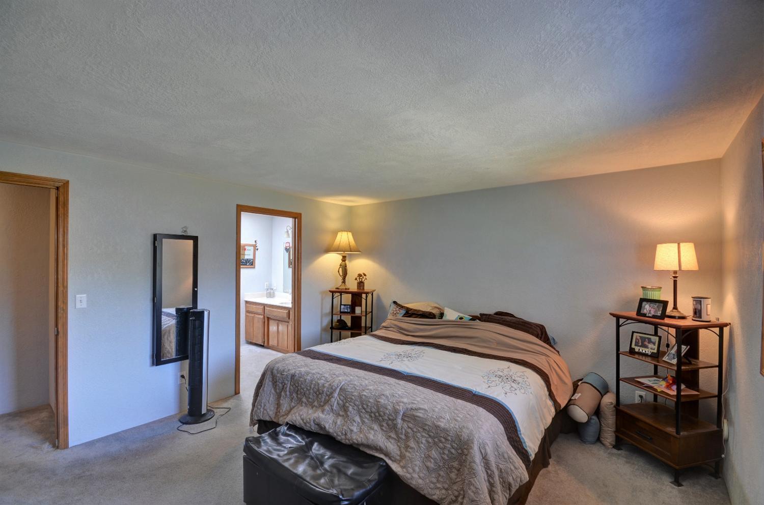 886 Isaac Way Central Point, OR 97502 - Photo 10 of 24 Additional Photo