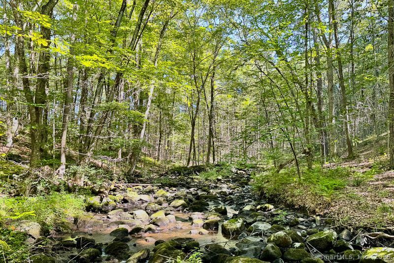 208 Woodcreek Road Bethlehem, CT 06751 - Photo 8 of 29