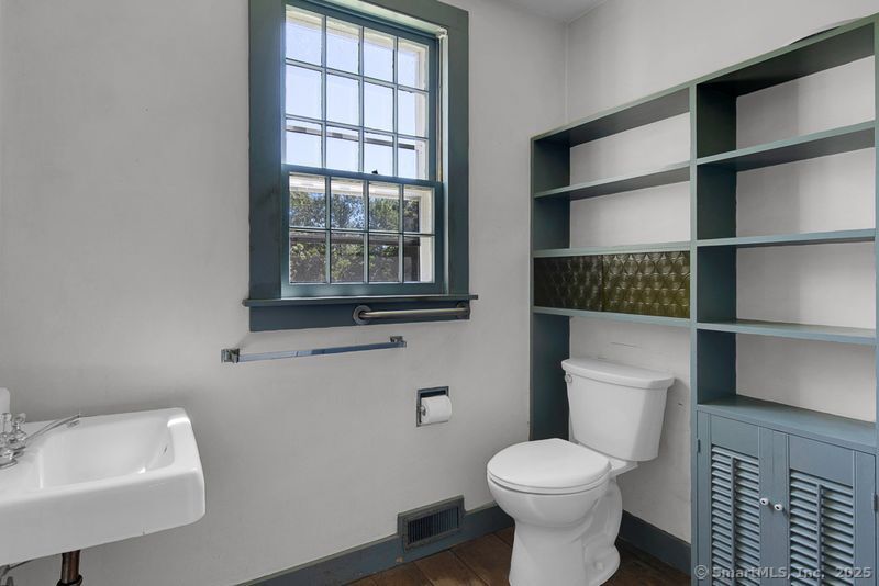 208 Woodcreek Road Bethlehem, CT 06751 - Photo 9 of 29