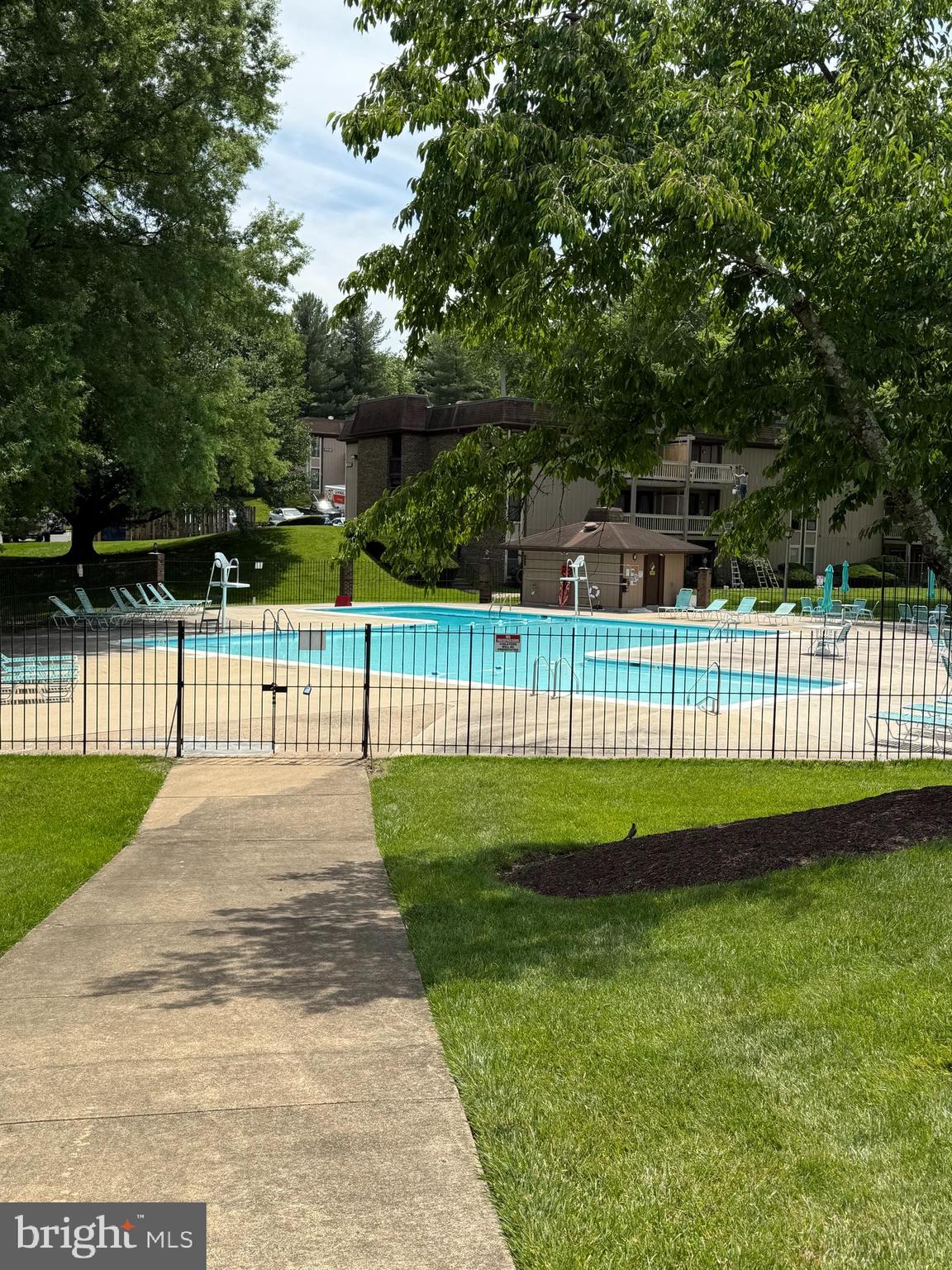 5808 Royal Ridge Drive, Unit J Springfield, VA 22152 - Photo 4 of 4