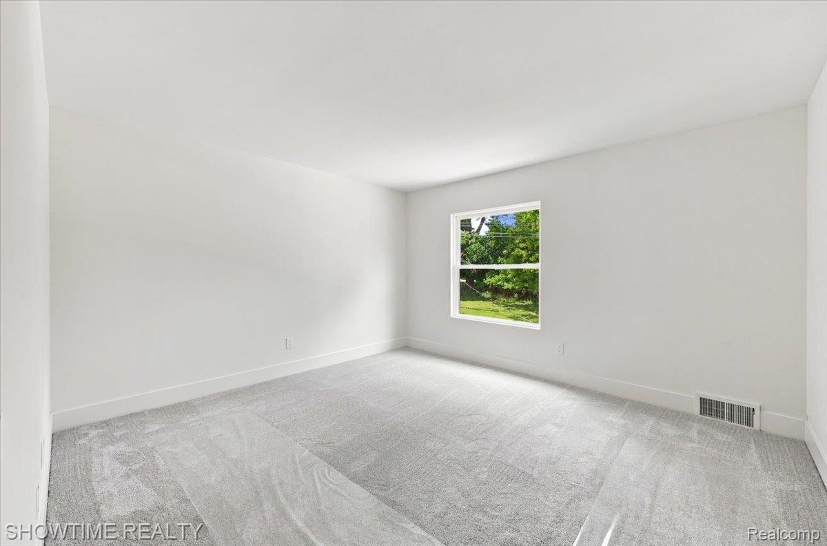 4348 Covered Bridge Road Bloomfield Hills, MI 48302 - Photo 23 of 35 Bedroom