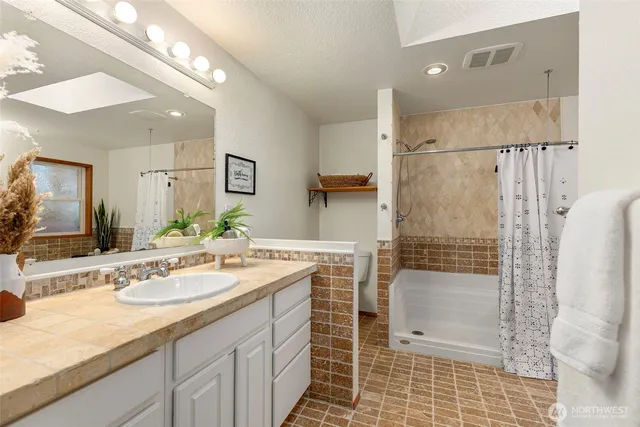 $739,999 | 14220 Crown Point Place Northwest, Silverdale, WA 98383