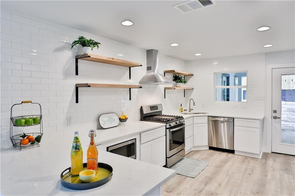 5204 Ledesma Road Austin, TX 78721 - Photo 11 of 38