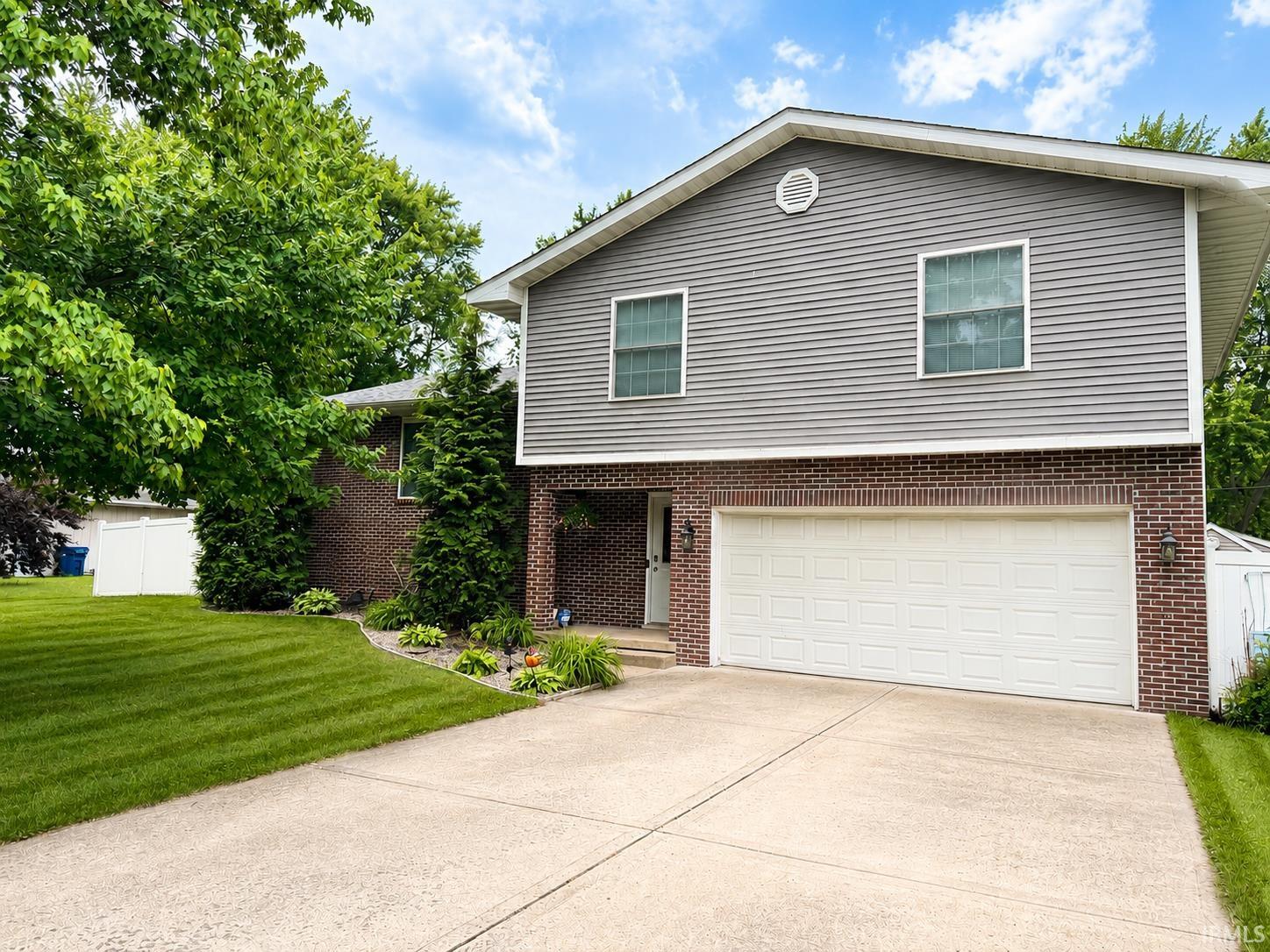 1604 Hickory Street Southwest De Motte, IN 46310 - Photo 1 of 20