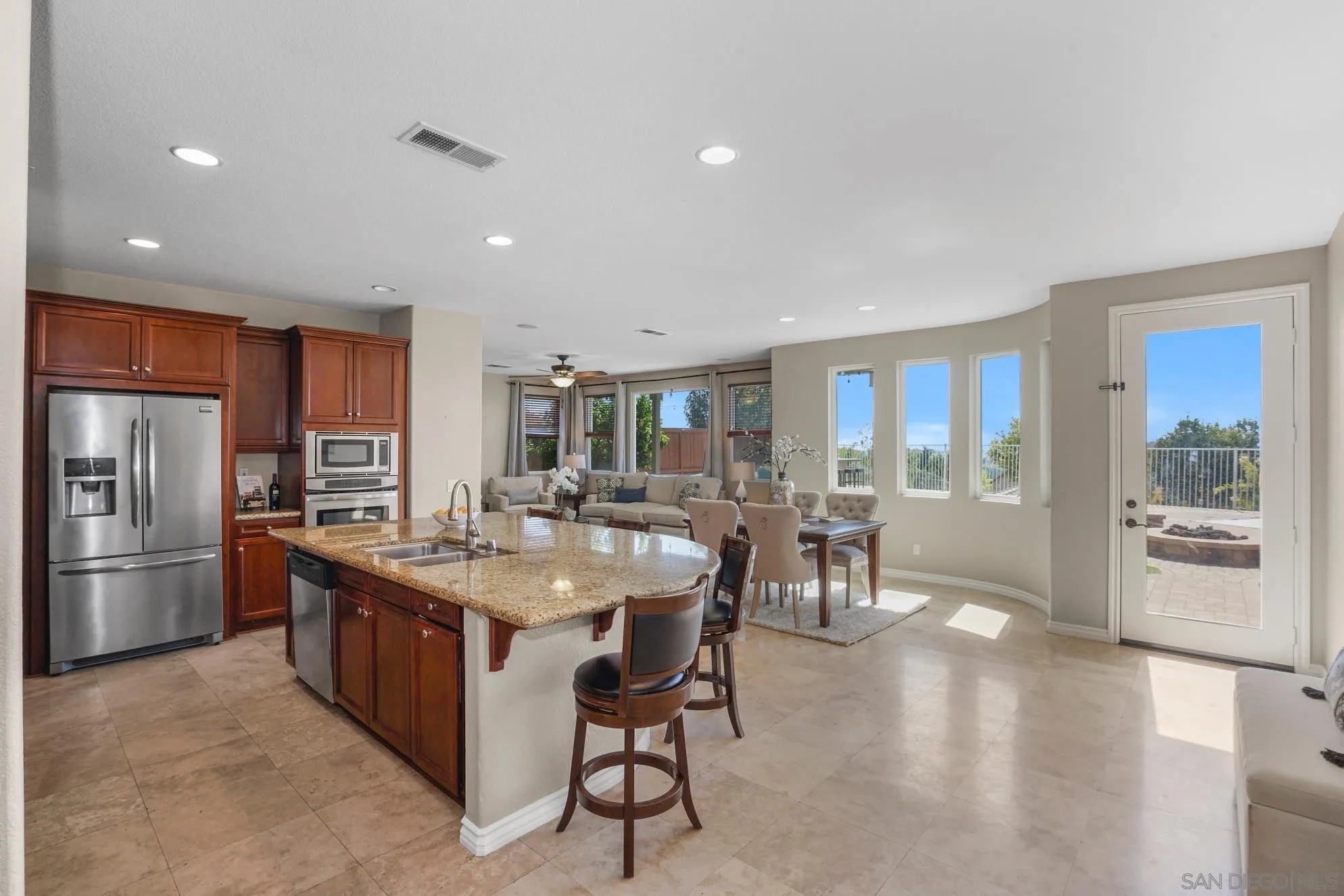 874 Sunset Ridge Place Chula Vista, CA 91914 - Photo 11 of 58 Gallery Image 11