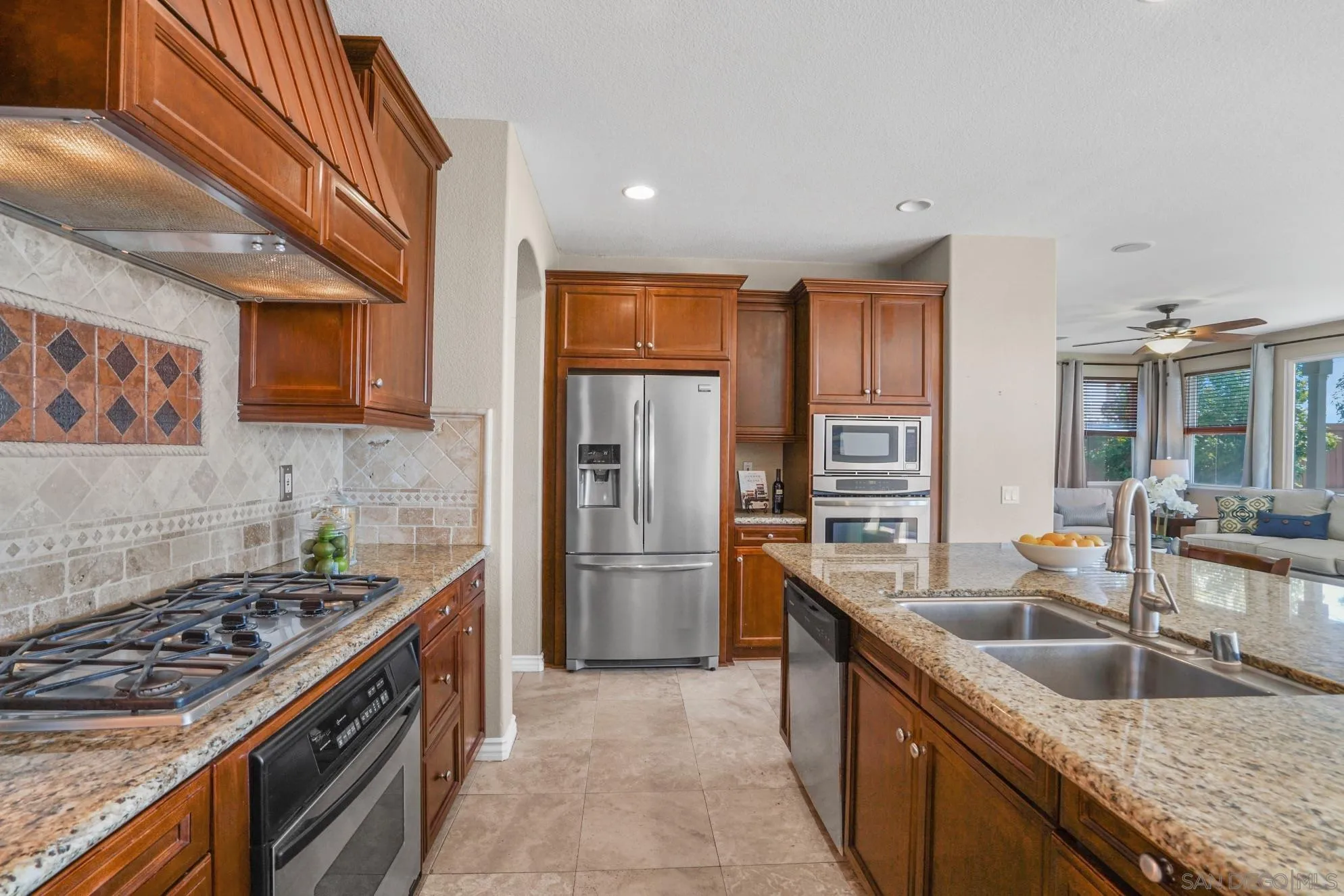 874 Sunset Ridge Place Chula Vista, CA 91914 - Photo 12 of 58 Gallery Image 12