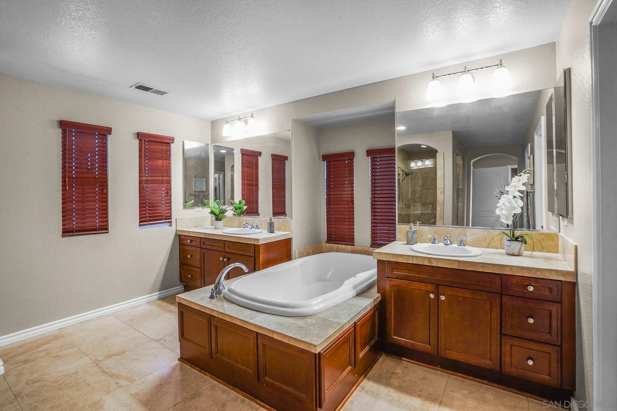874 Sunset Ridge Place Chula Vista, CA 91914 - Photo 26 of 58 Gallery Image 26
