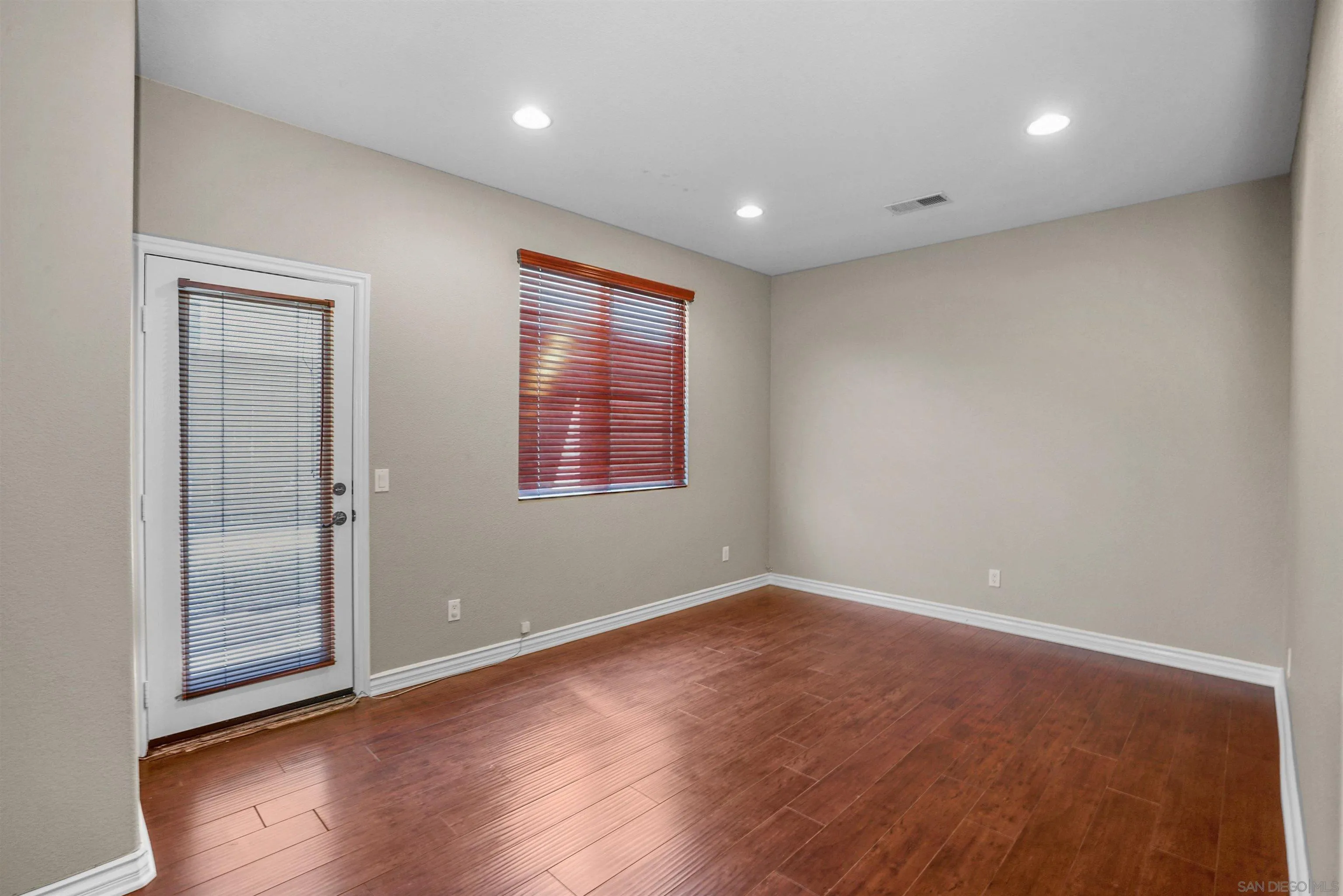874 Sunset Ridge Place Chula Vista, CA 91914 - Photo 31 of 58 Gallery Image 31