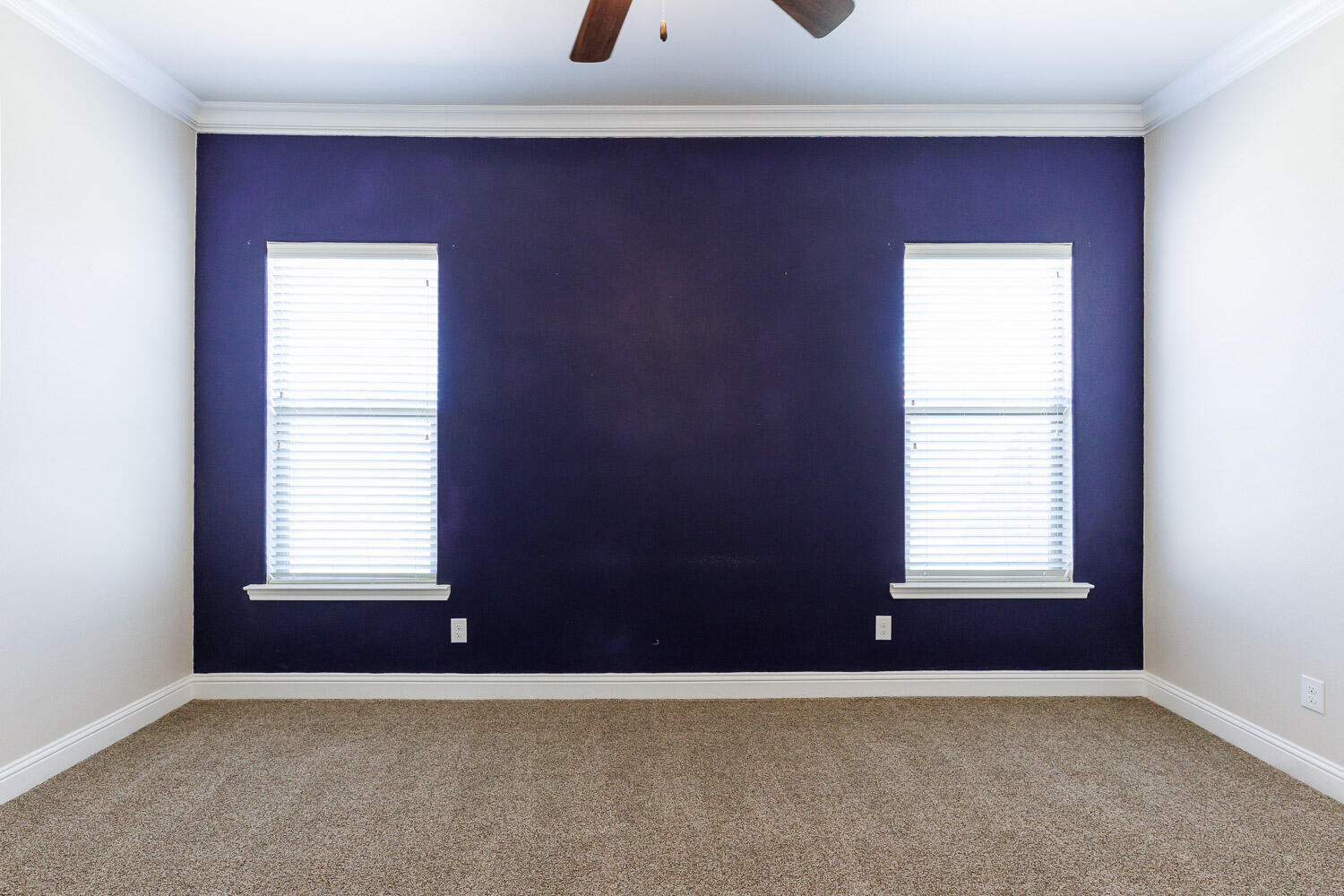 13801 Uvalde Avenue Lubbock, TX 79423 - Photo 22 of 46 an empty room with windows and closet