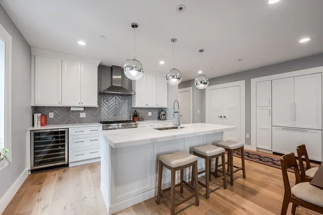 $5,300 | 510 Dorchester Avenue, Unit 2R, Boston, MA 02127