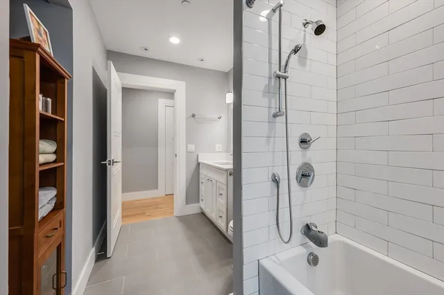 $5,300 | 510 Dorchester Avenue, Unit 2R, Boston, MA 02127