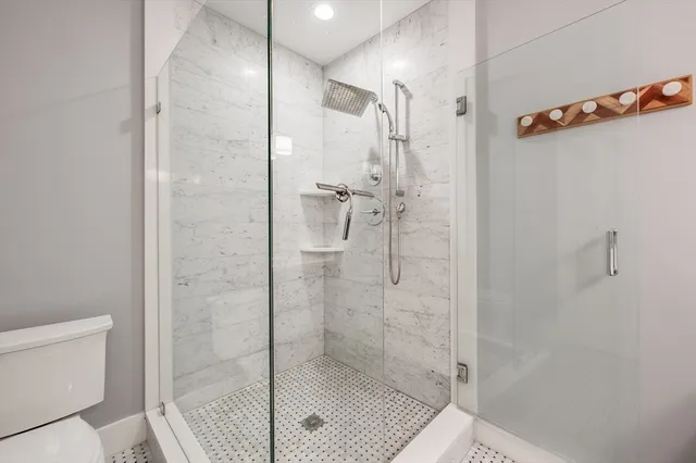 $5,300 | 510 Dorchester Avenue, Unit 2R, Boston, MA 02127